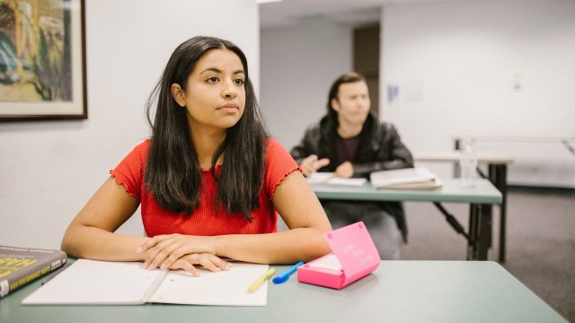 5 Tips Membangun Kebiasaan Sehat untuk Dosen di Tengah Beban Kerja Tinggi