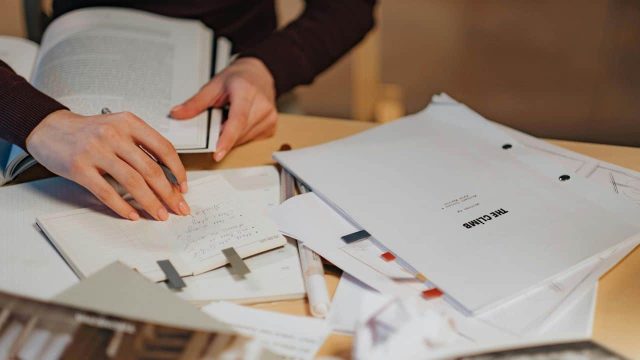 Panduan Cara Menganalisis Artikel Jurnal Sehingga Prosesnya Lebih Cepat, Akurat, dan Efektif