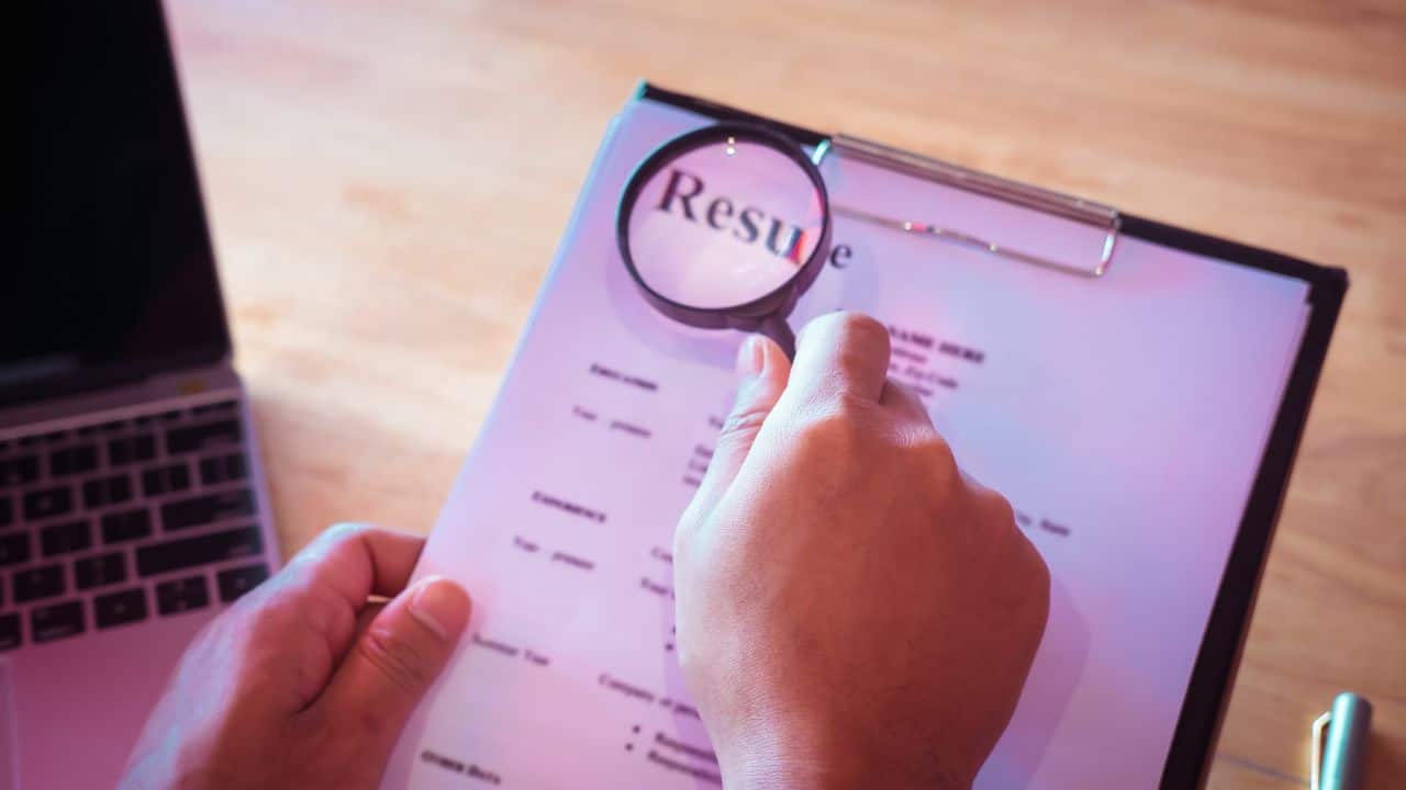 Jenis-jenis Studi Pustaka dan Cara Menentukan Studi Pustaka yang Tepat 
