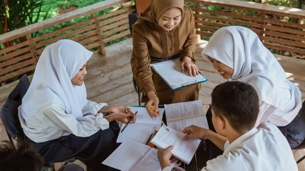 Peran dan Fungsi Sertifikasi Guru dalam Meningkatkan Mutu Pendidikan 