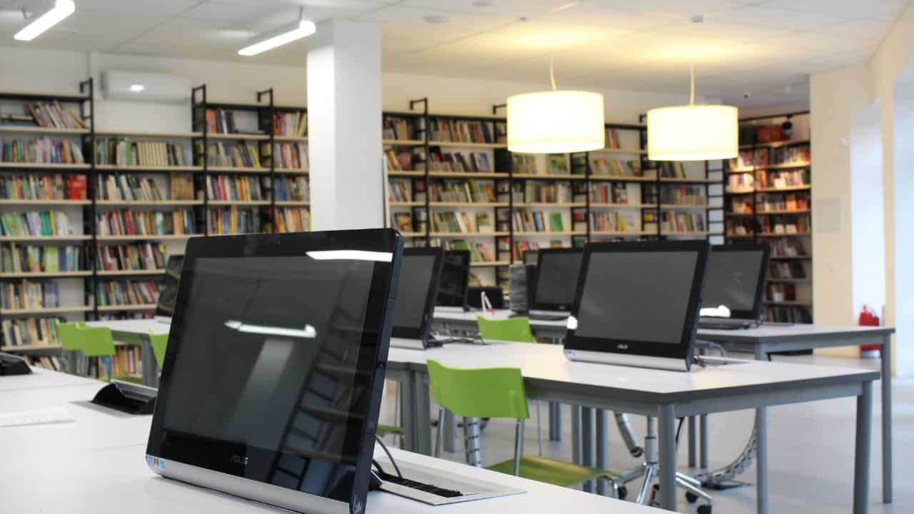 5 Kriteria Buku yang Baik untuk Diadakan di Perpustakaan