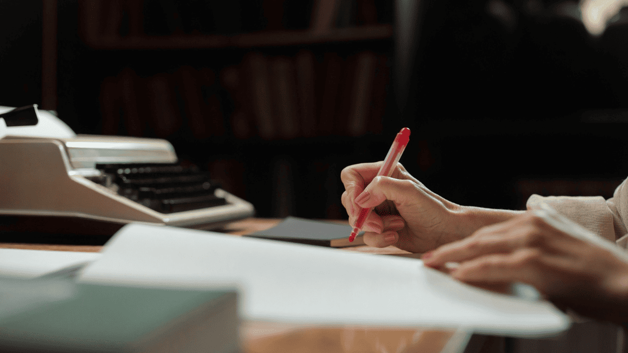7 Tujuan Proses Editing Naskah dalam Penerbitan Buku
