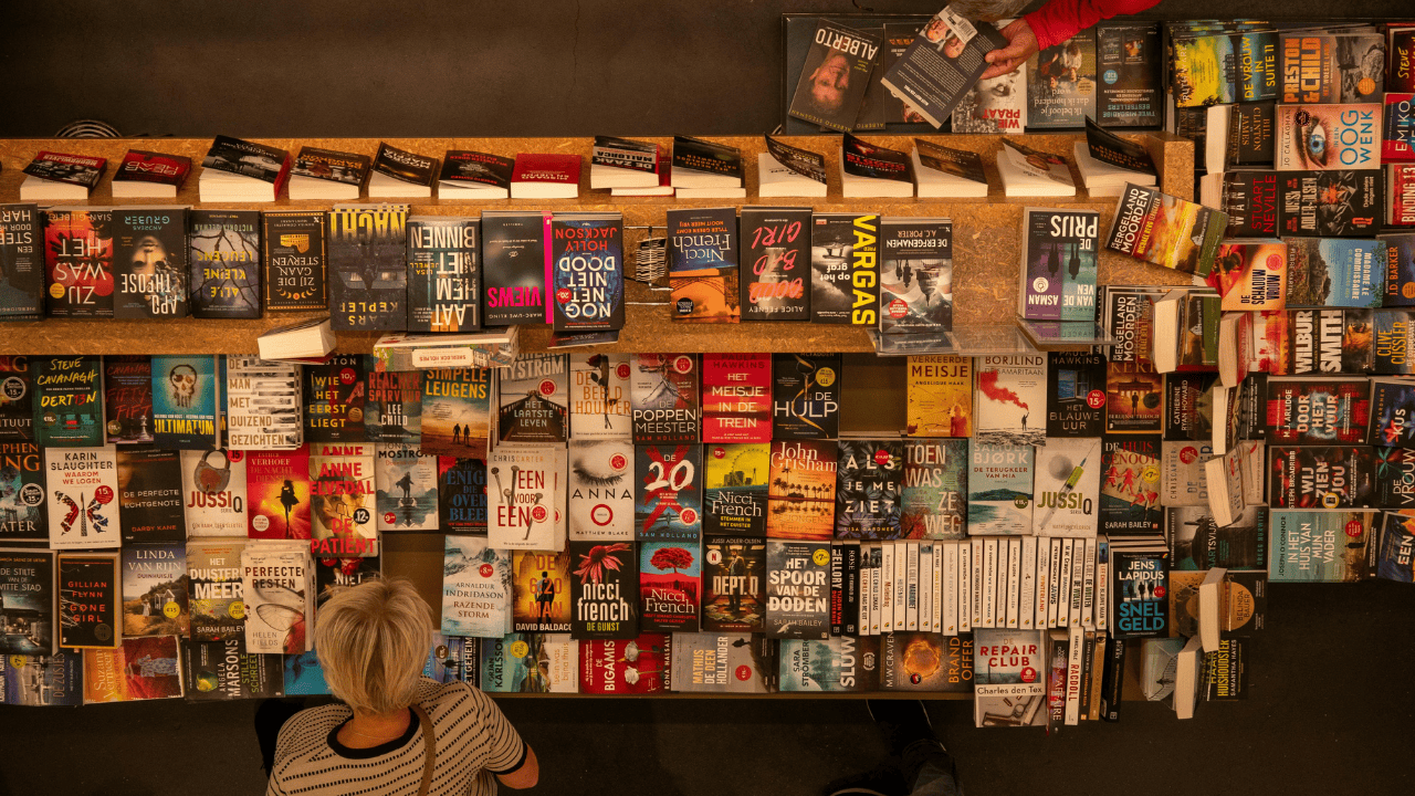 6 Tips Promosi Buku Lewat Media Sosial Agar Semakin Dikenal