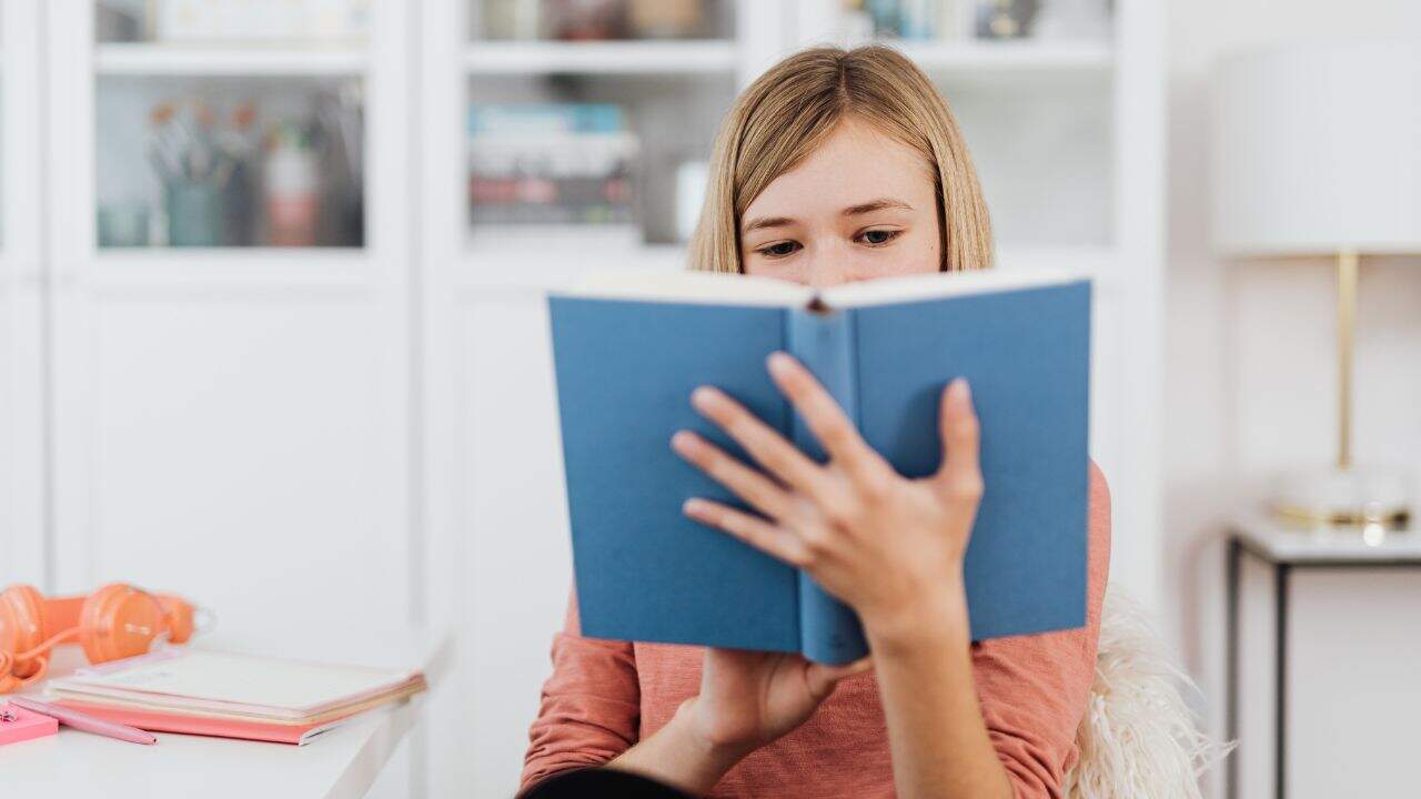 10 Manfaat Menerbitkan Buku ber-ISBN untuk Dosen, Pengajar, Peneliti, dan Akademisi