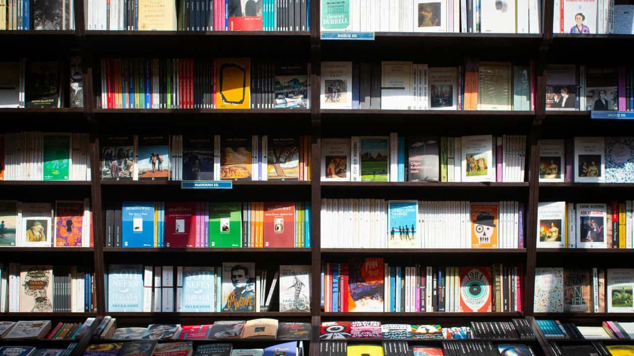 7 Cara Menghemat Biaya Cetak Buku Tanpa Mengorbankan Kualitas