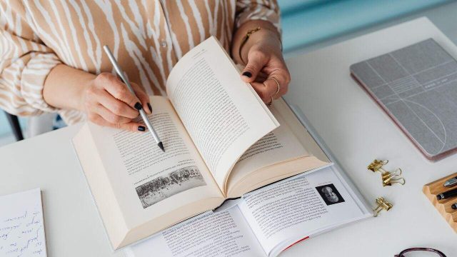 10+ Kriteria Buku untuk Kenaikan Jabatan Akademik Dosen yang Wajib Kamu Ketahui