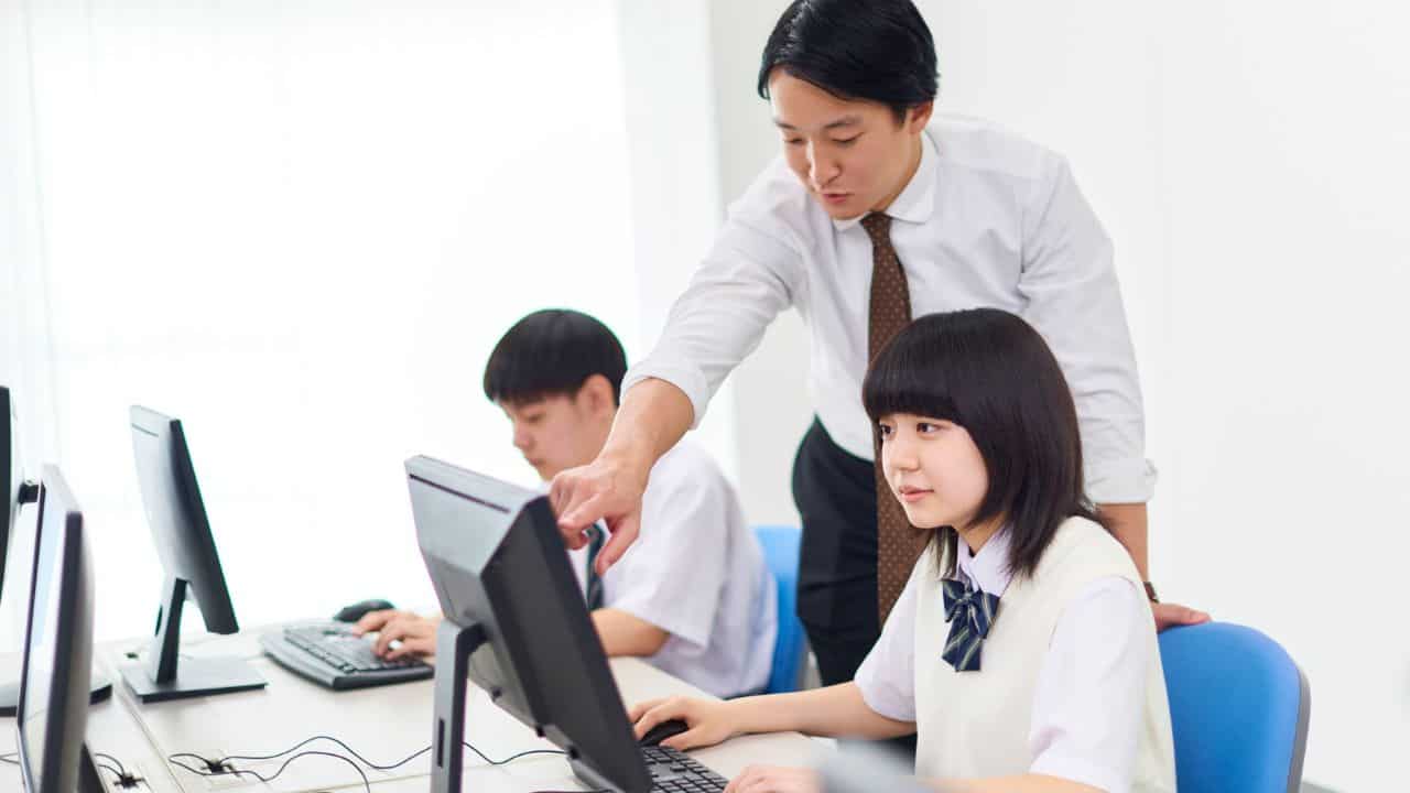 9 Tantangan Guru dalam Menulis Buku dan Solusinya