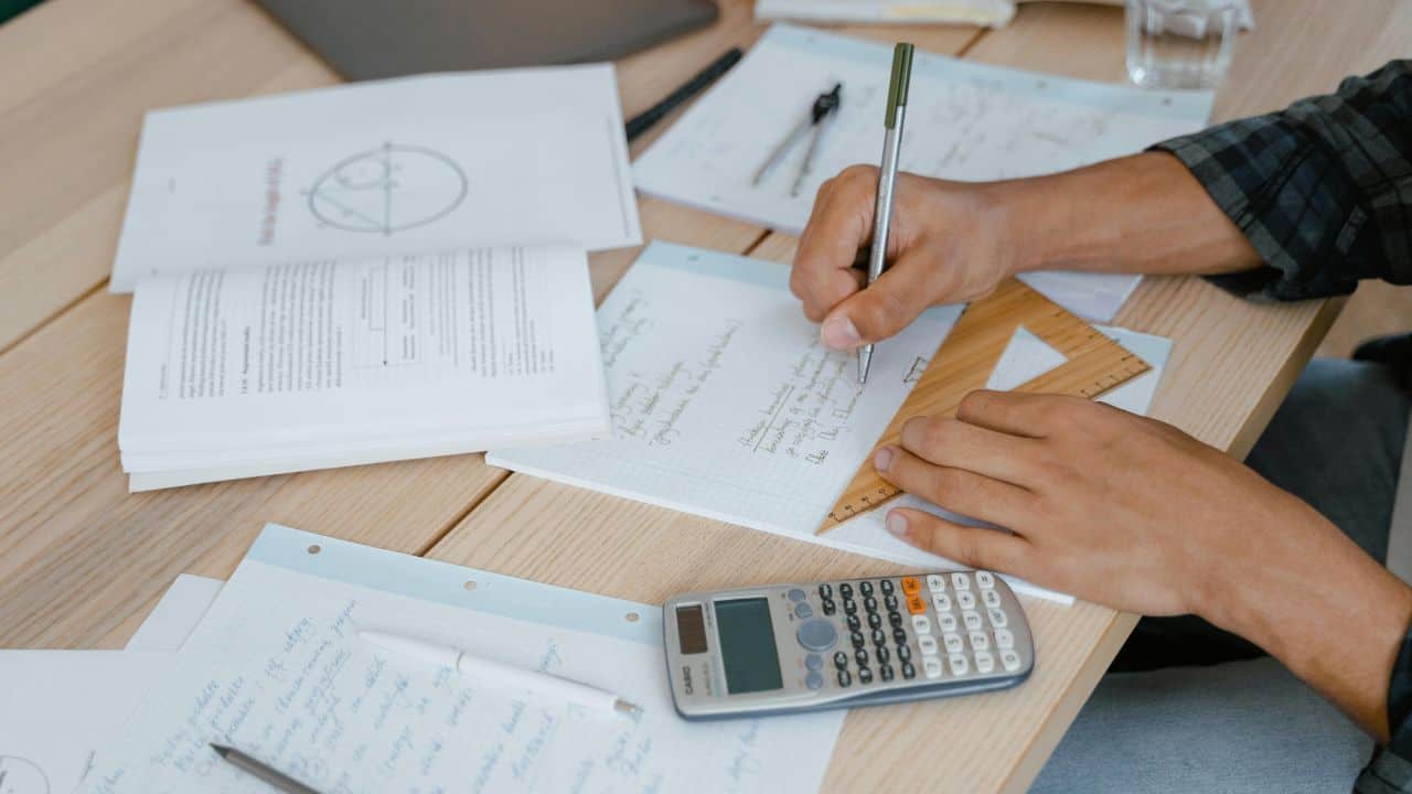 Pentingnya Karya Tulis Ilmiah (KTI) bagi Mahasiswa