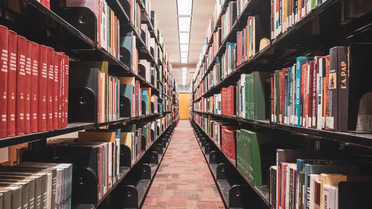 Tips Memilih Penerbit dengan Sistem Royalti yang Menguntungkan