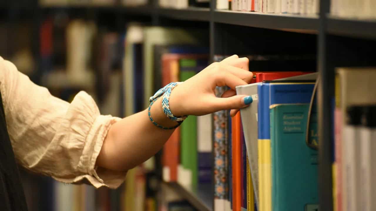 Kesalahan Umum dalam Penyusunan Buku Referensi dari Hasil Penelitian yang Perlu Dosen Hindari