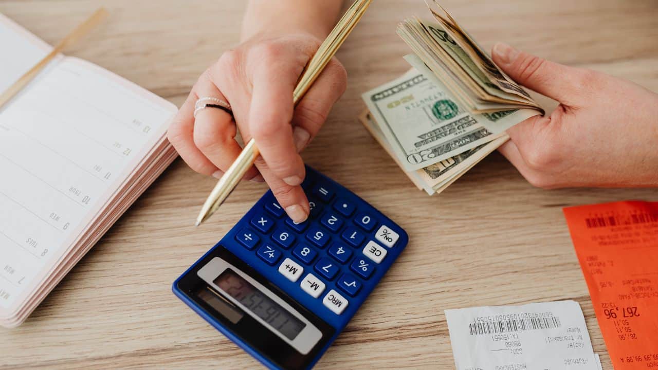 10+ Tips Mengatur Keuangan untuk Mahasiswa Baru Perantau agar Seluruh Kebutuhan Terpenuhi dan Stabilitas Finansial Tetap Terjaga