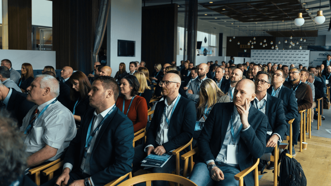 perbedaan seminar dan simposium