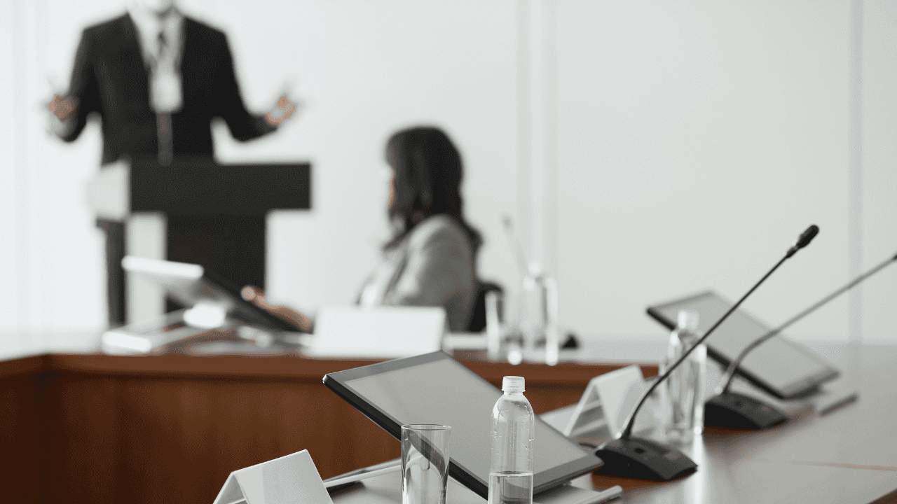 perbedaan seminar dan simposium
